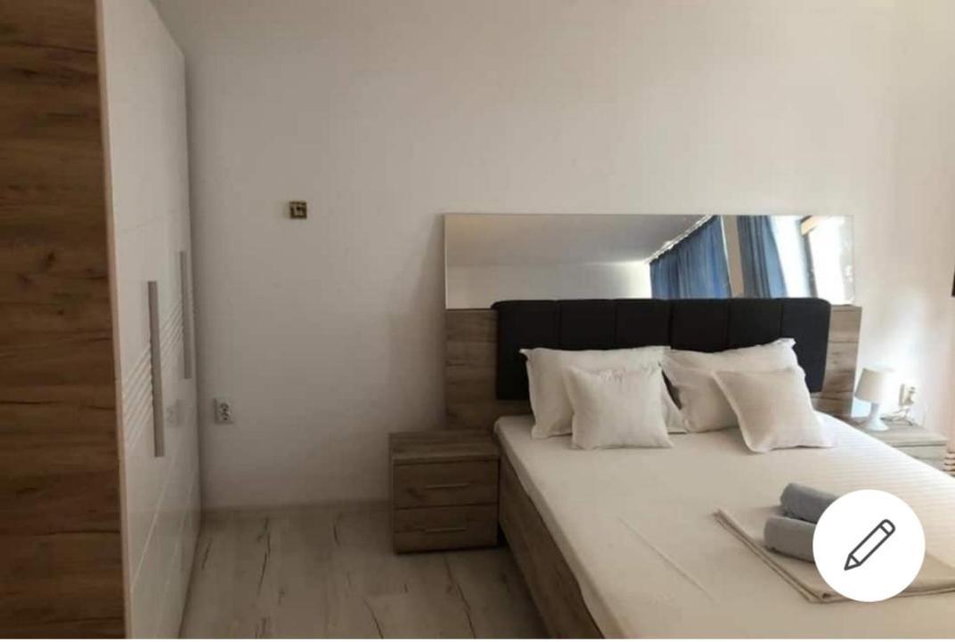 Grand Central Accommodation - Smardan Boekarest Buitenkant foto