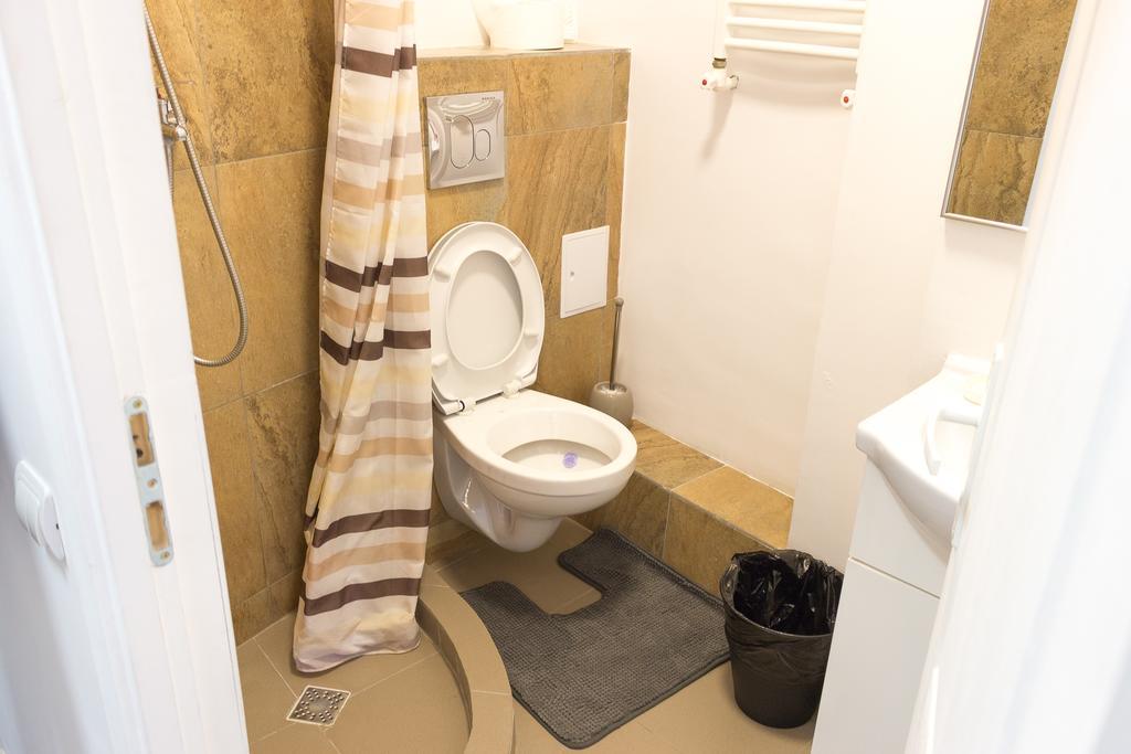 Grand Central Accommodation - Smardan Boekarest Buitenkant foto