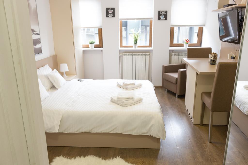 Grand Central Accommodation - Smardan Boekarest Buitenkant foto