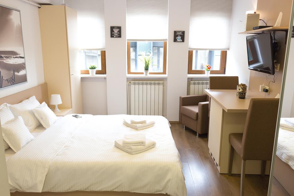 Grand Central Accommodation - Smardan Boekarest Buitenkant foto